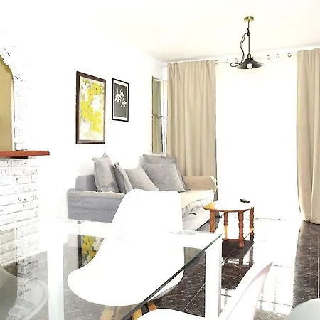 شقة 3 Bedrooms Appartement At Los Cristianos 50 M Away From The Beach With Sea View Shared Pool And Furnished Balcony *